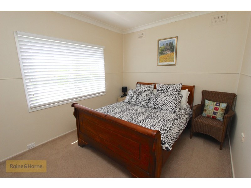 1 Lewins Street, South Bathurst NSW 2795