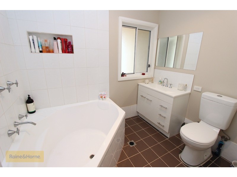 1 Lewins Street, South Bathurst NSW 2795