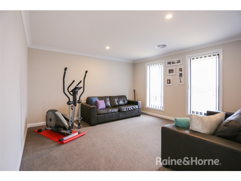 6 McGillan Drive, Kelso NSW 2795