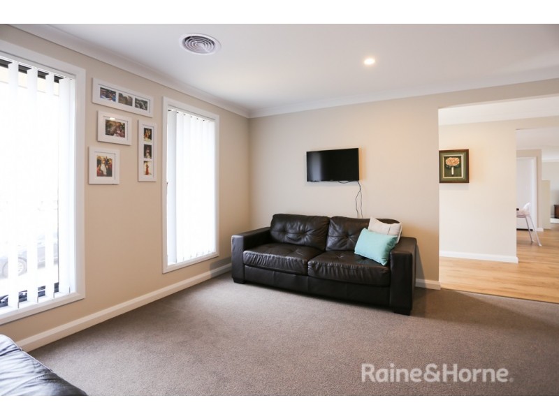 6 McGillan Drive, Kelso NSW 2795