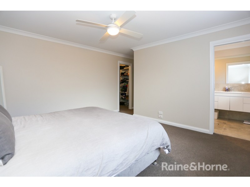 6 McGillan Drive, Kelso NSW 2795