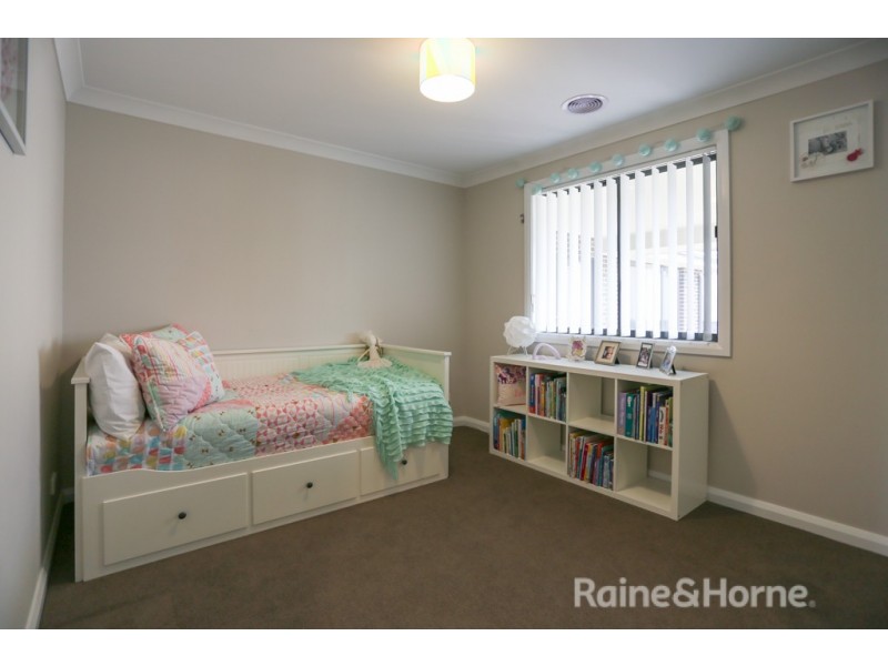 6 McGillan Drive, Kelso NSW 2795