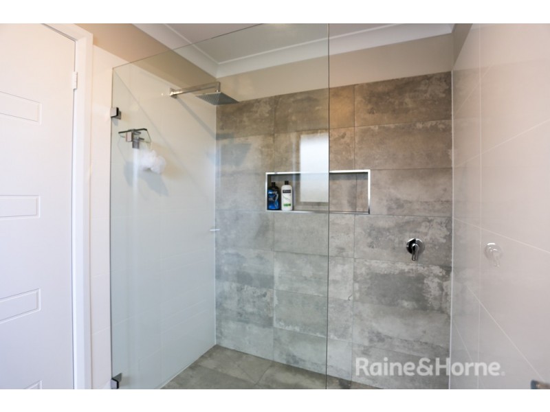 6 McGillan Drive, Kelso NSW 2795