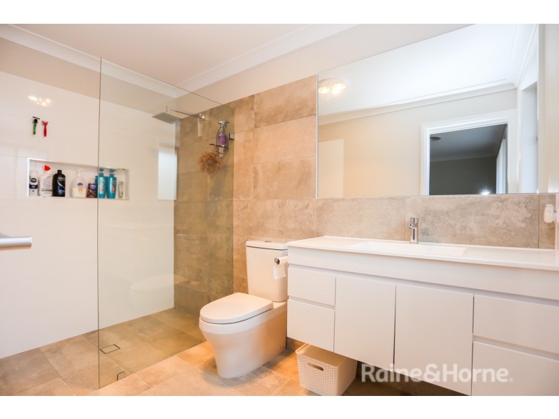 6 McGillan Drive, Kelso NSW 2795