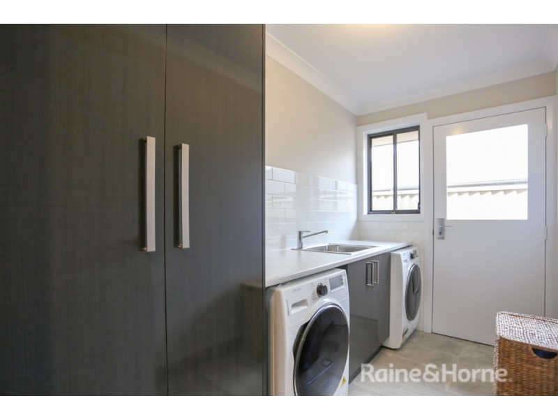 6 McGillan Drive, Kelso NSW 2795