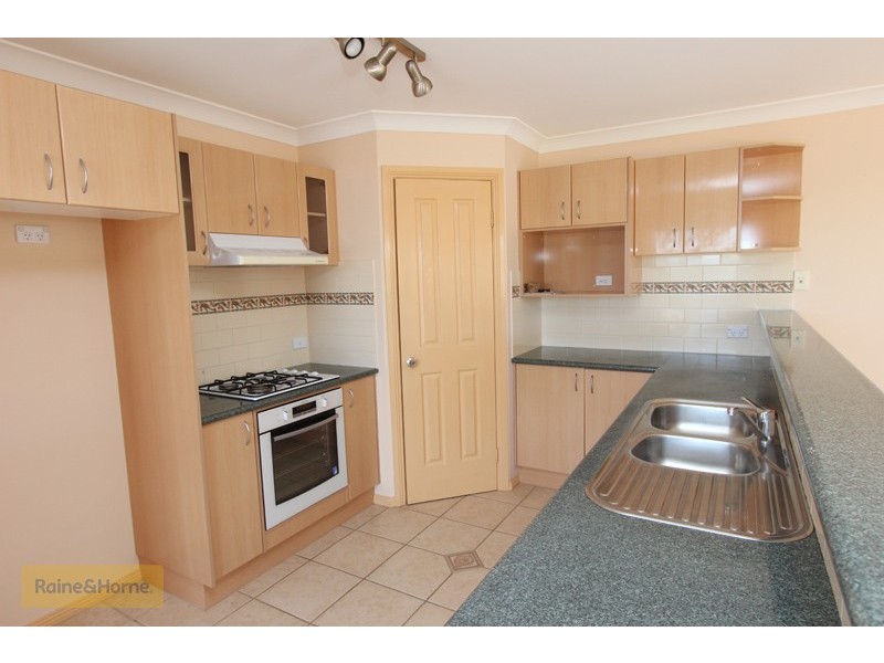 8 Clifton Court, Kelso NSW 2795