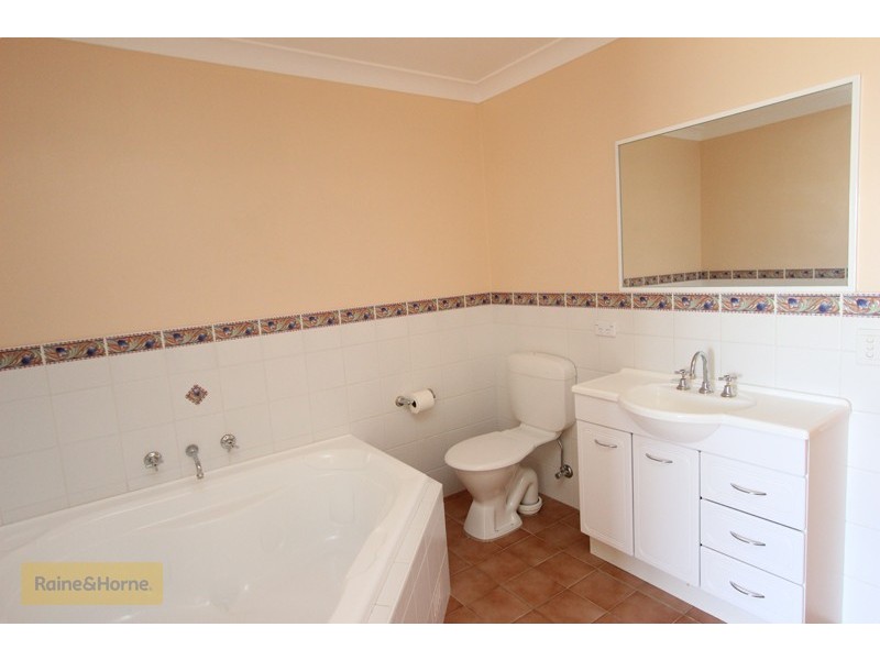 8 Clifton Court, Kelso NSW 2795