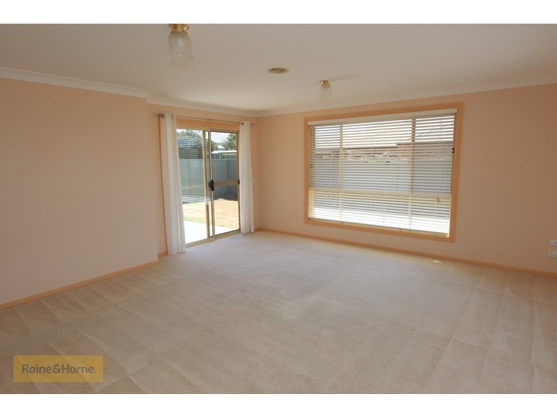 8 Clifton Court, Kelso NSW 2795