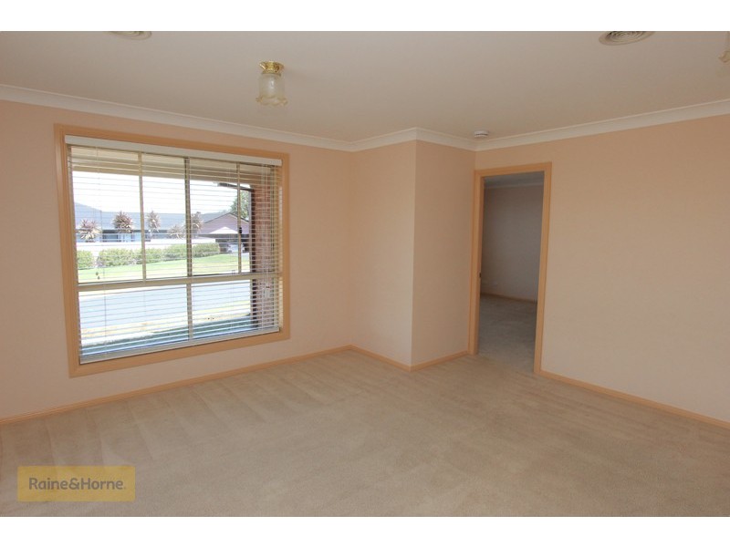 8 Clifton Court, Kelso NSW 2795