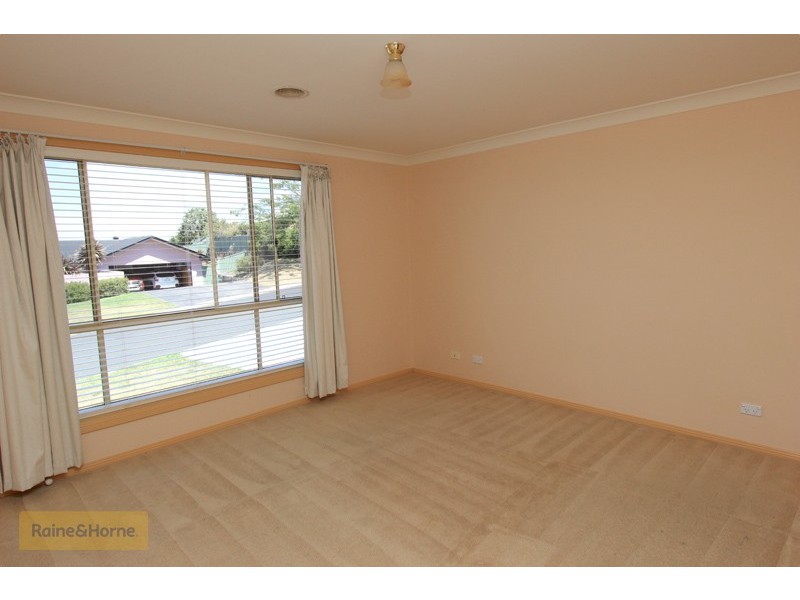 8 Clifton Court, Kelso NSW 2795