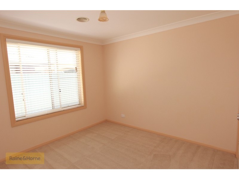 8 Clifton Court, Kelso NSW 2795