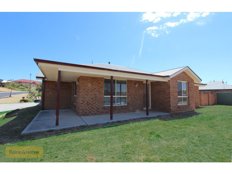 8 Clifton Court, Kelso NSW 2795