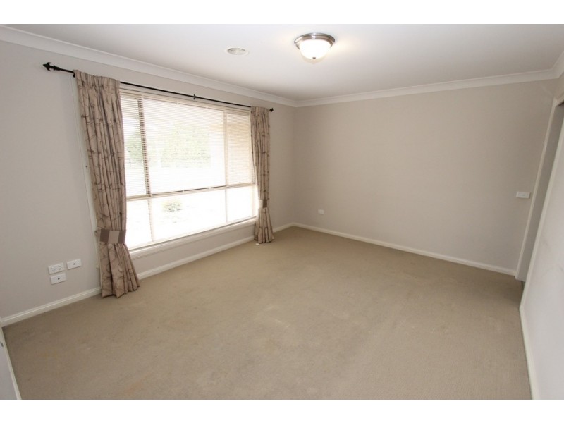 3 Ecrates Place, Kelso NSW 2795