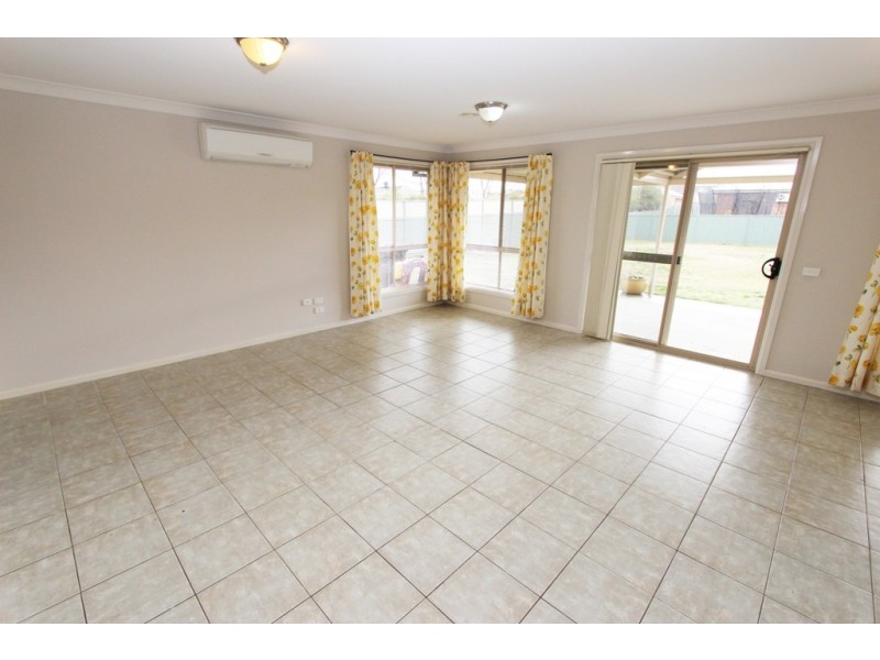 3 Ecrates Place, Kelso NSW 2795