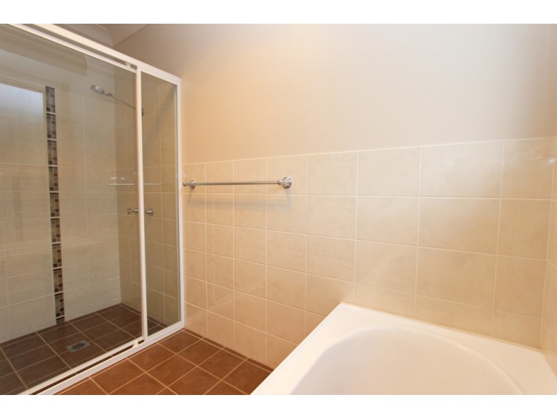 3 Ecrates Place, Kelso NSW 2795