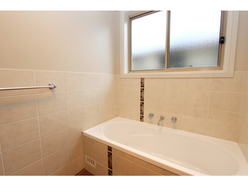 3 Ecrates Place, Kelso NSW 2795