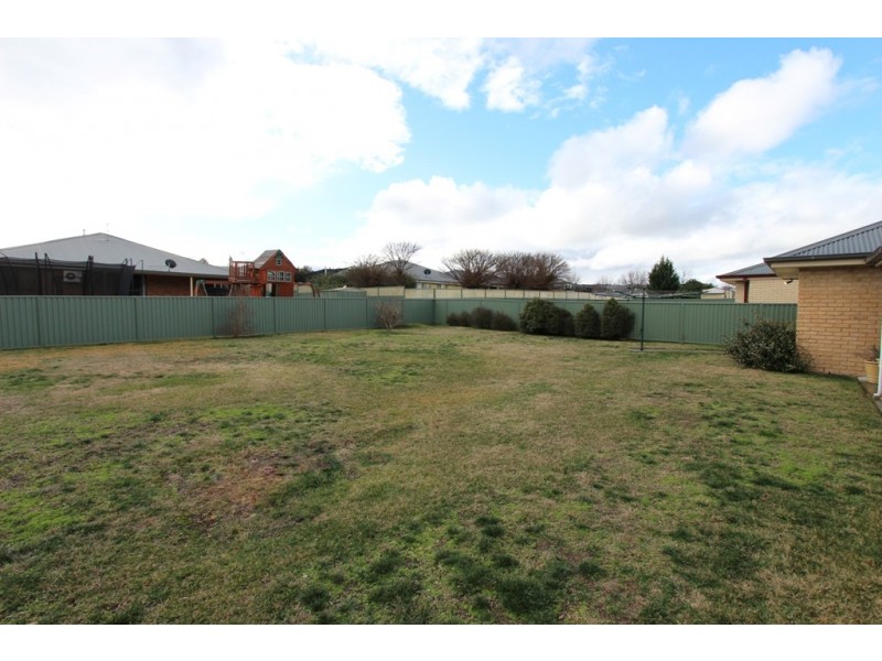 3 Ecrates Place, Kelso NSW 2795