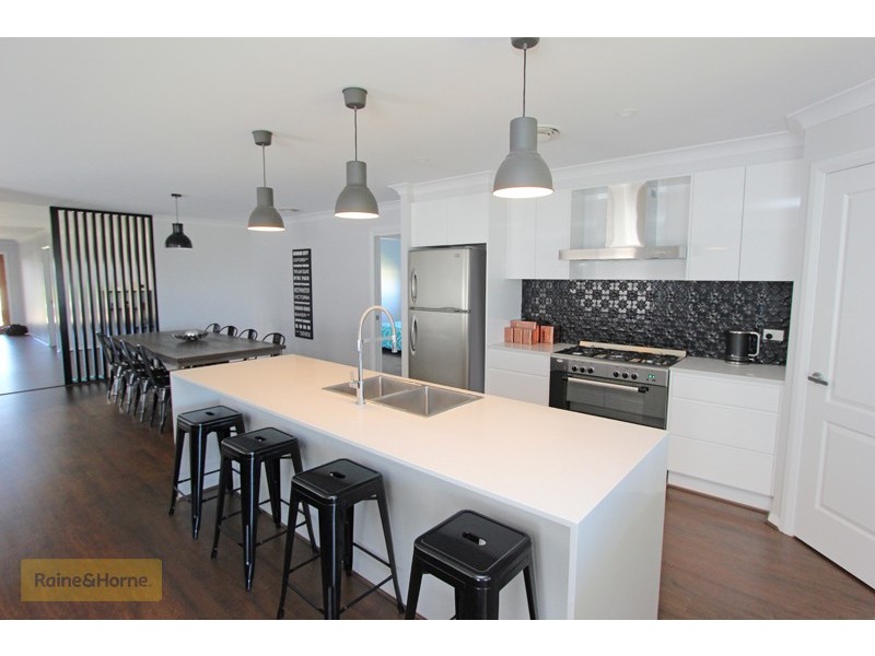 17 Mendel Drive, Kelso NSW 2795