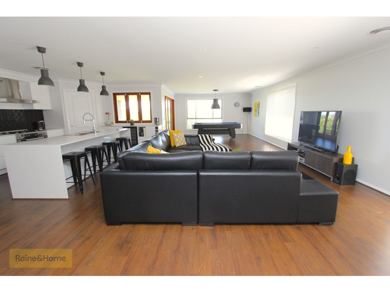 17 Mendel Drive, Kelso NSW 2795