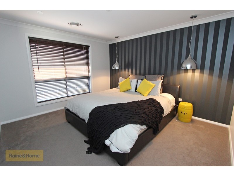 17 Mendel Drive, Kelso NSW 2795