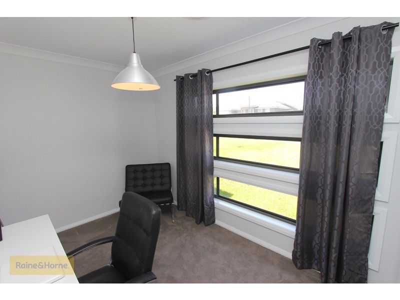 17 Mendel Drive, Kelso NSW 2795