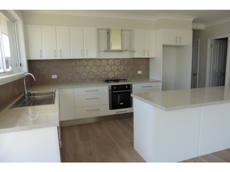 1 Byrne Close, Bathurst NSW 2795