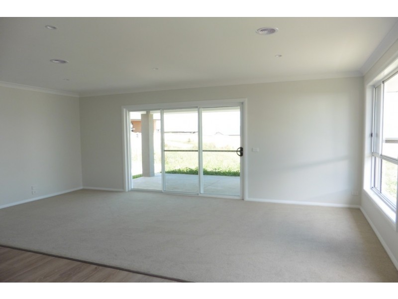 1 Byrne Close, Bathurst NSW 2795