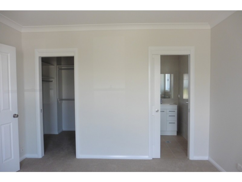 1 Byrne Close, Bathurst NSW 2795