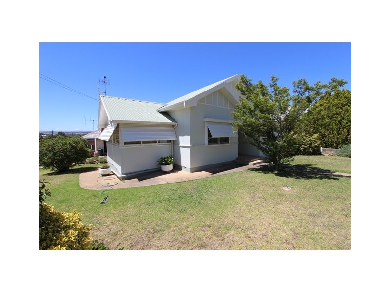 33 Brilliant St, Bathurst NSW 2795