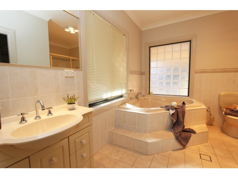 171 Blue Ridge Drive, White Rock NSW 2795