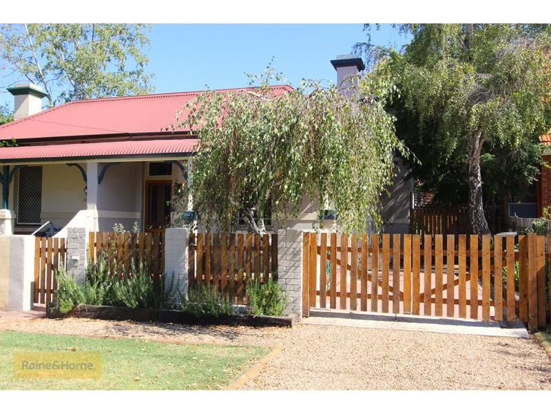 201 Hope Street, Bathurst NSW 2795