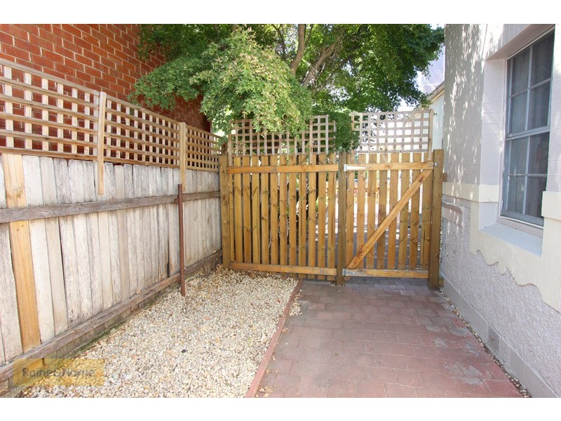 201 Hope Street, Bathurst NSW 2795