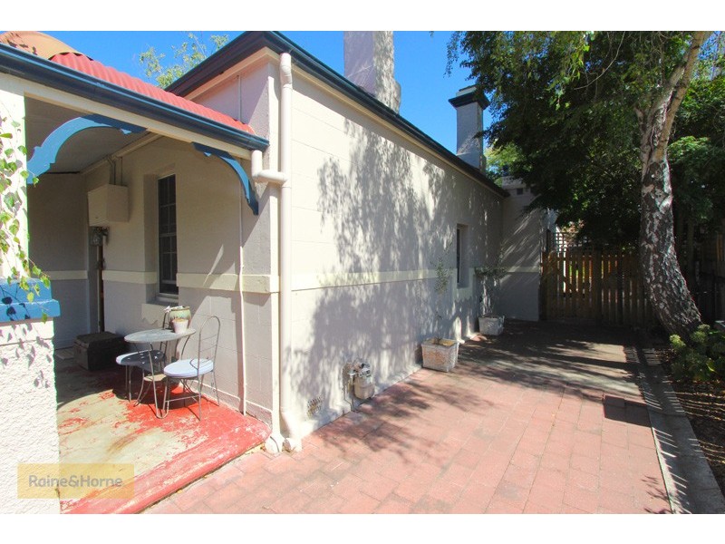 201 Hope Street, Bathurst NSW 2795