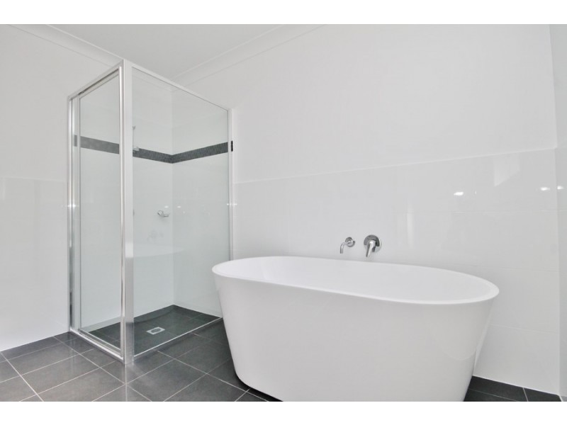 77 Graham Drive, Kelso NSW 2795