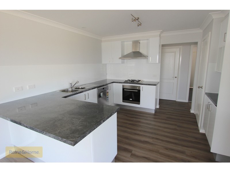 77 Graham Drive, Kelso NSW 2795