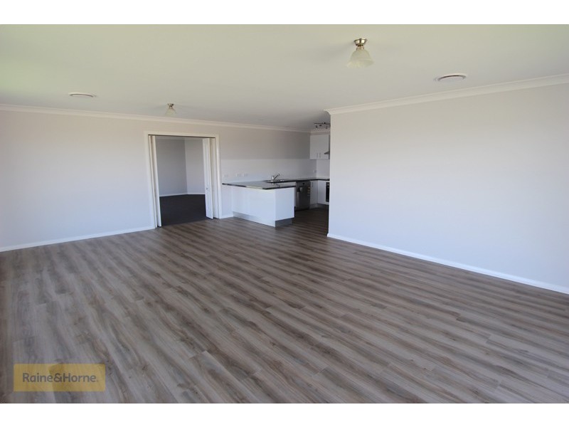 77 Graham Drive, Kelso NSW 2795