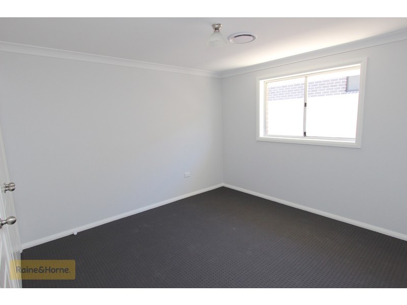 77 Graham Drive, Kelso NSW 2795