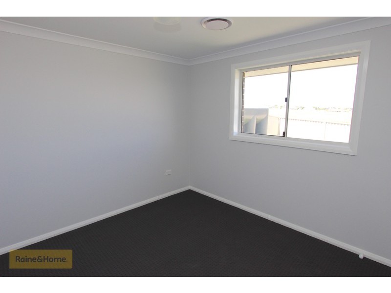 77 Graham Drive, Kelso NSW 2795