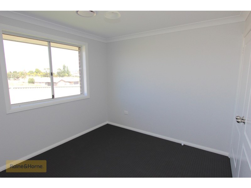 77 Graham Drive, Kelso NSW 2795