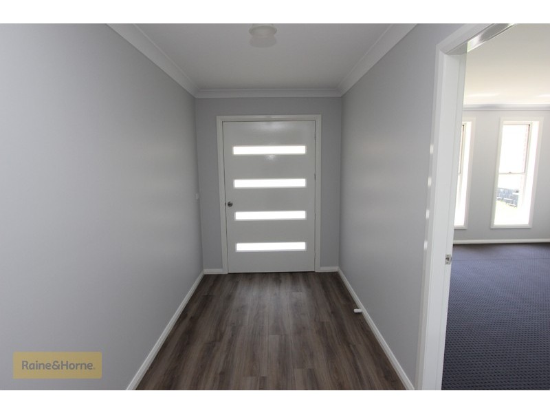 77 Graham Drive, Kelso NSW 2795