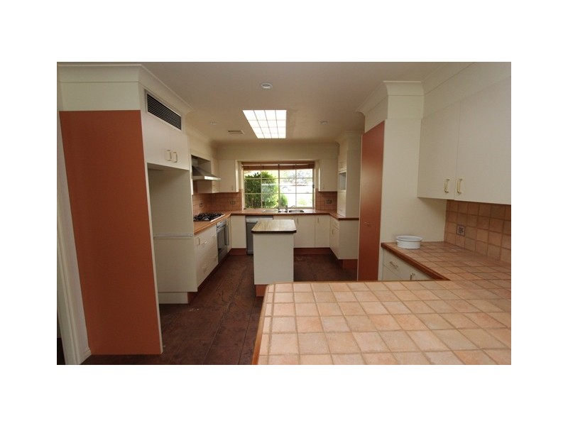 29 Kurumben Pl, Bathurst NSW 2795