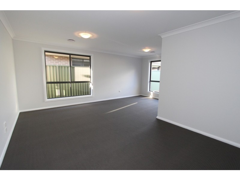 10a Grimes Street, Windradyne NSW 2795