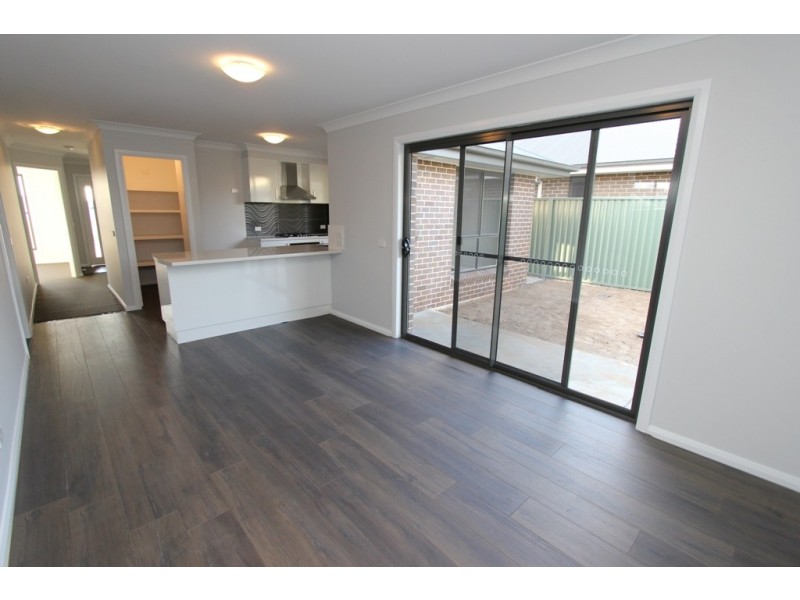 10a Grimes Street, Windradyne NSW 2795