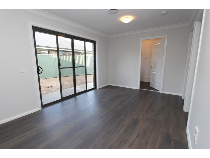 10a Grimes Street, Windradyne NSW 2795