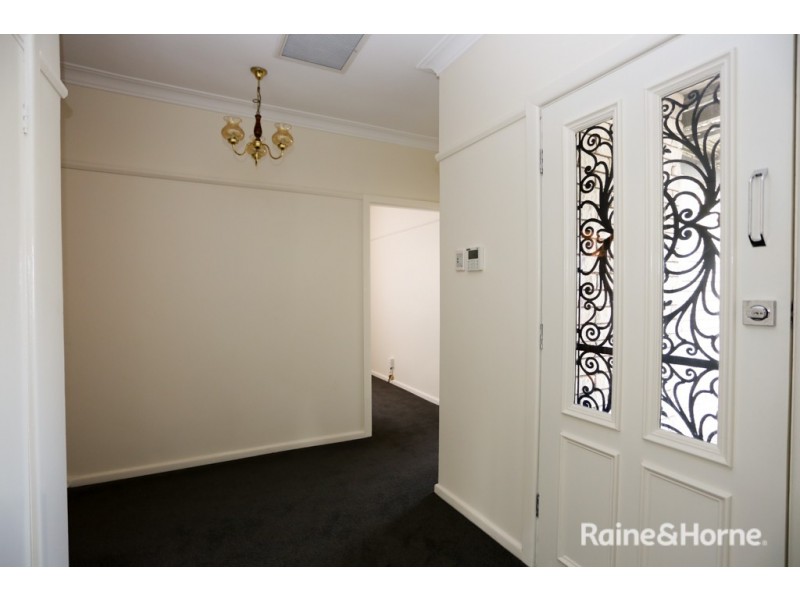 104 Sydney Road, Kelso NSW 2795