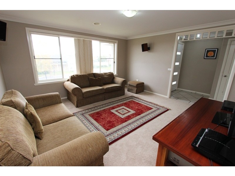 12 Carlyle Ave, Llanarth NSW 2795