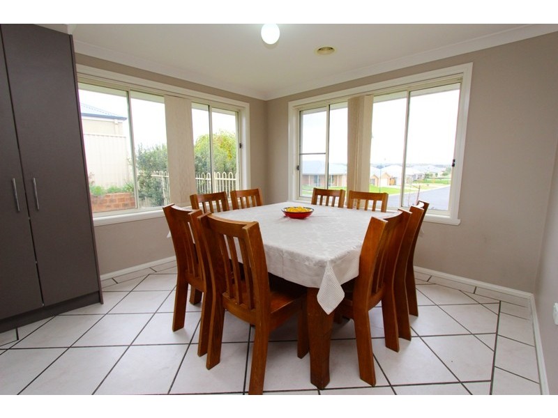 12 Carlyle Ave, Llanarth NSW 2795