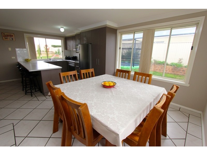 12 Carlyle Ave, Llanarth NSW 2795