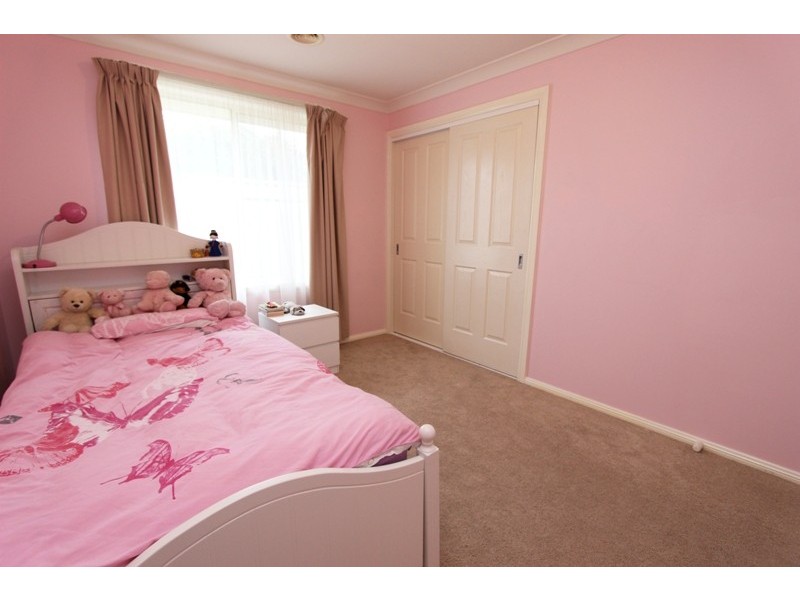 12 Carlyle Ave, Llanarth NSW 2795