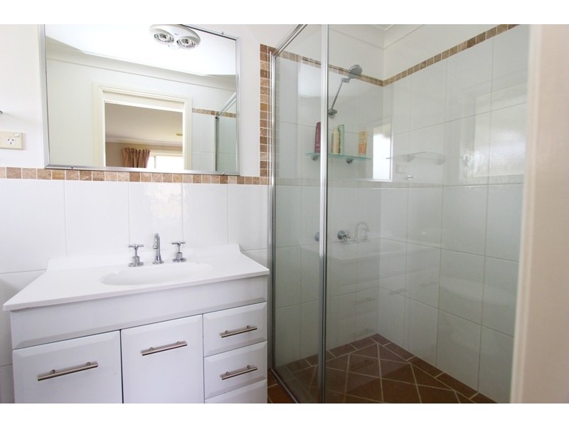 12 Carlyle Ave, Llanarth NSW 2795